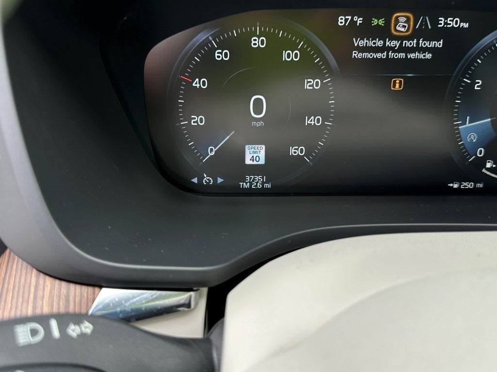 2021 Volvo XC60 T5 Momentum AWD